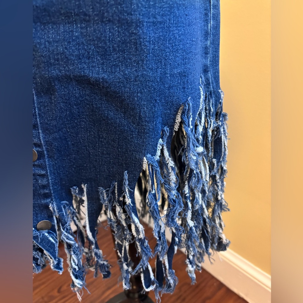 UNIVERSAL THREADS Blue Jean Fringed Skirt - Picture 5 of 11